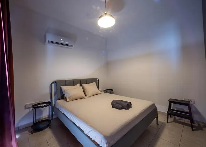 Penthouse, Center, Walking To Apartment Larnaca